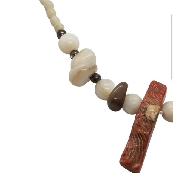 VINTAGE ABALONE SHELL & MOTHER OF PEARL BEAD STATEMENT NECKLACE - Picture 7 of 8